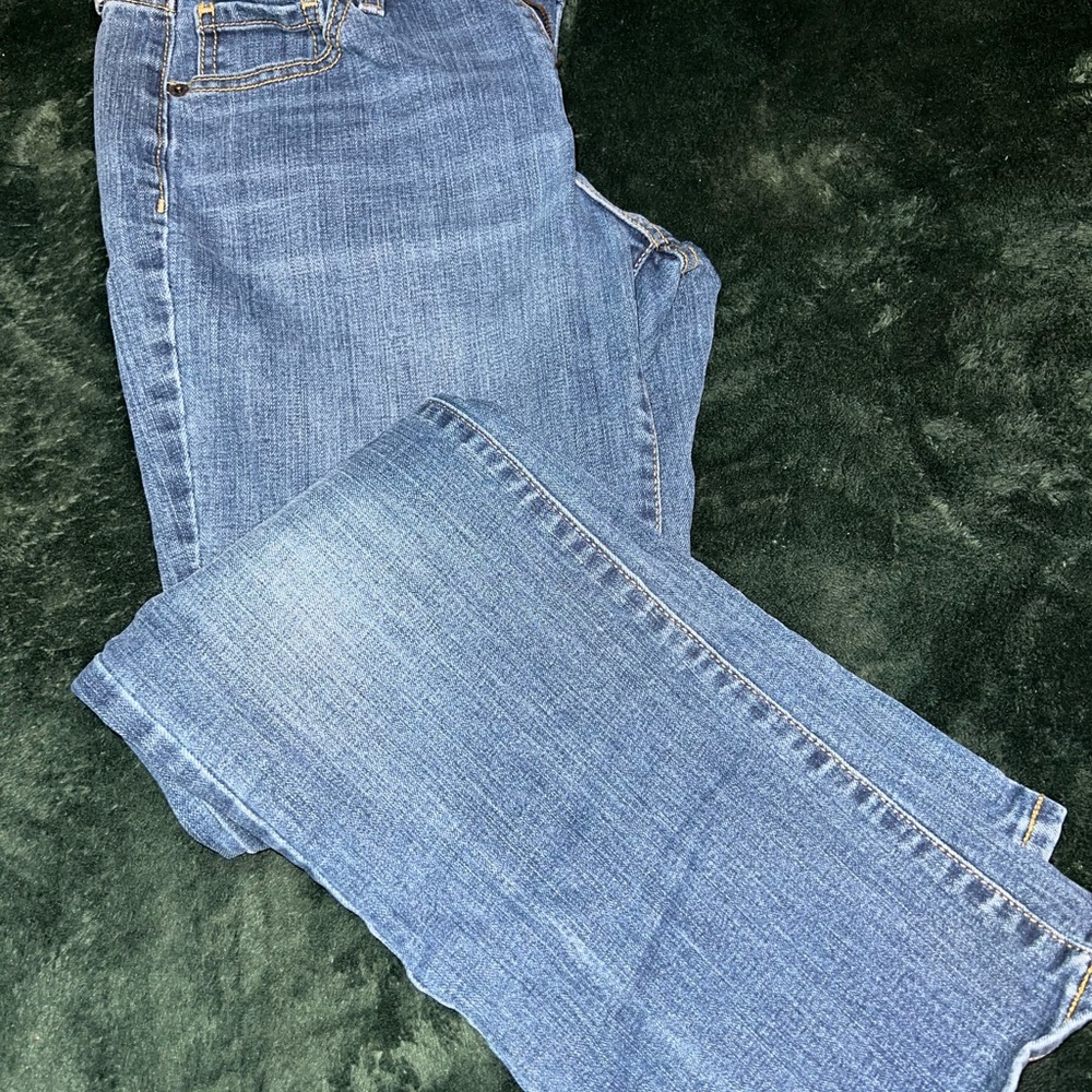 Old Navy Women's boot cut Blue Jeans